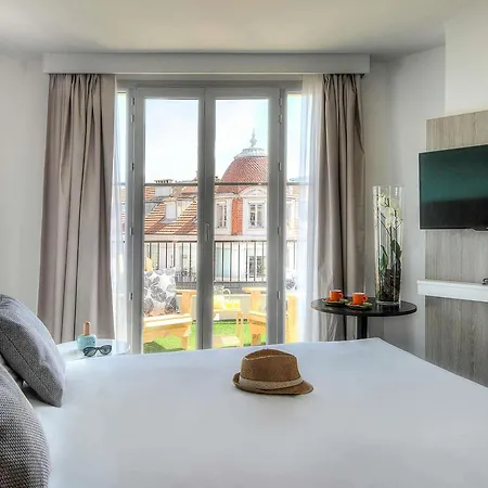 Ibis Styles Centre Gare מלון 3*