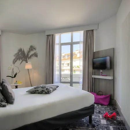 Ibis Styles Centre Gare Hotel 3*